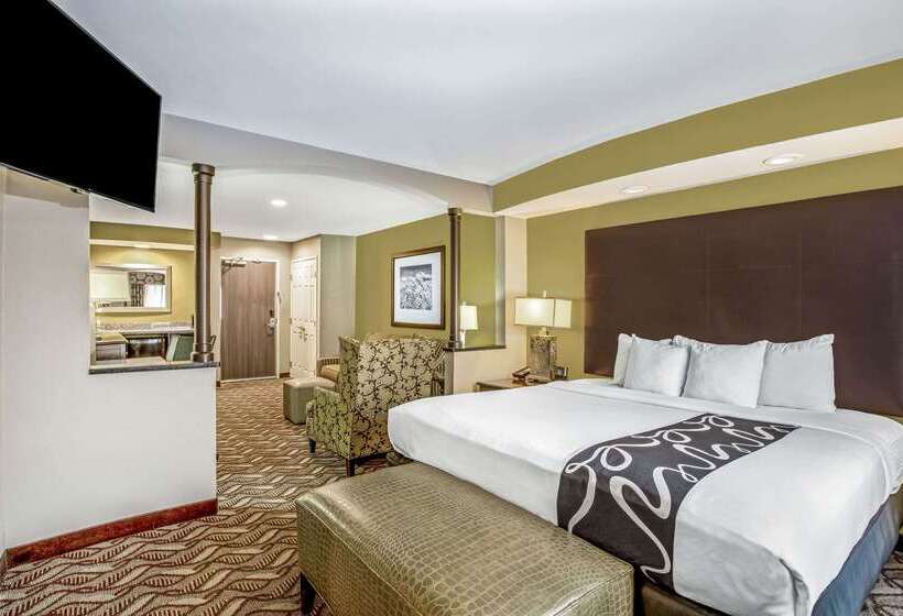 هتل La Quinta By Wyndham Kearney