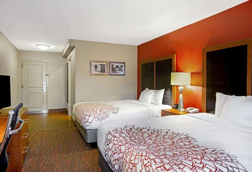 هتل La Quinta By Wyndham Williamsburg Historic Area