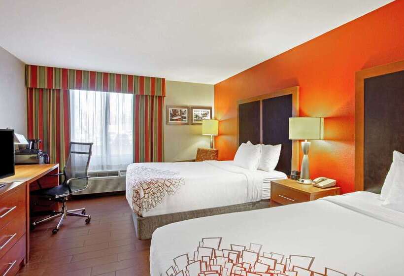 هتل La Quinta By Wyndham Williamsburg Historic Area