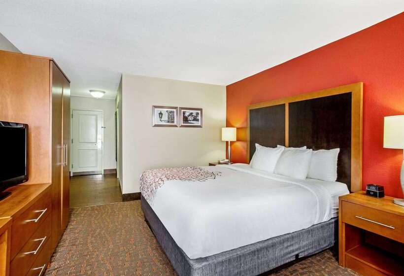 هتل La Quinta By Wyndham Williamsburg Historic Area