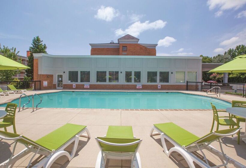 فندق La Quinta Inn & Suites By Wyndham Williamsburg Historic Area