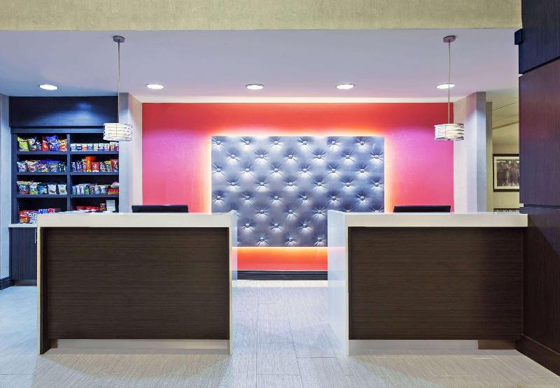 هتل Comfort Inn & Suites Irving Las Colinas Dfw