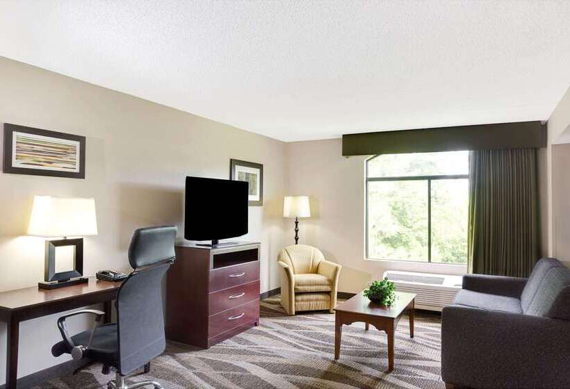 Hotel Wingate By Wyndham Raleigh Durham / Airport