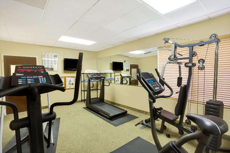 هتل Wingate By Wyndham Raleigh Durham / Airport