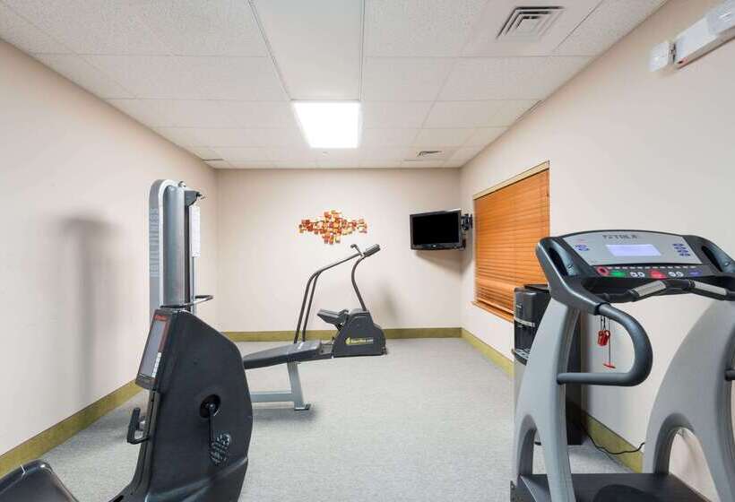 هتل Wingate By Wyndham Sulphur Near Lake Charles