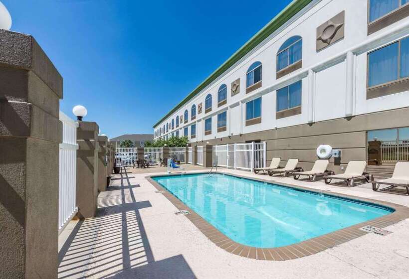 هتل Wingate By Wyndham Sulphur Near Lake Charles