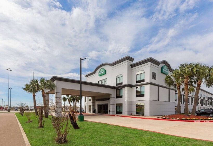 هتل Wingate By Wyndham Sulphur Near Lake Charles