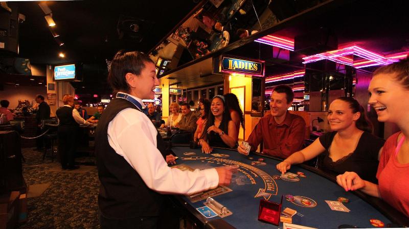 בית מלון כפרי Winners Inn Casino