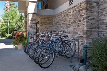 هتل Wood River Inn & Suite
