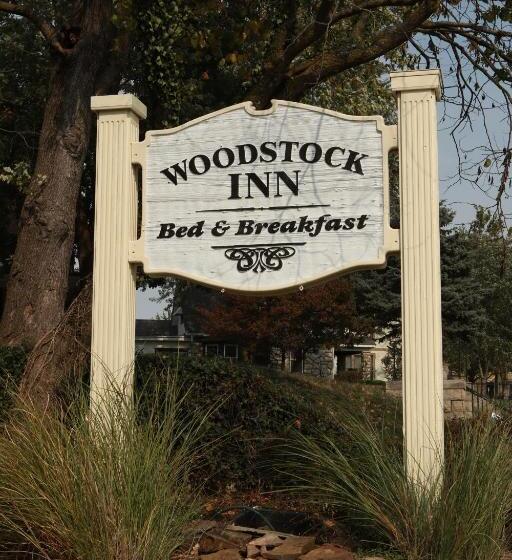 酒店 Woodstock Inn Bed & Breakfast
