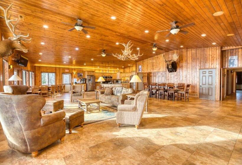 فندق Lewis & Clark Resort
