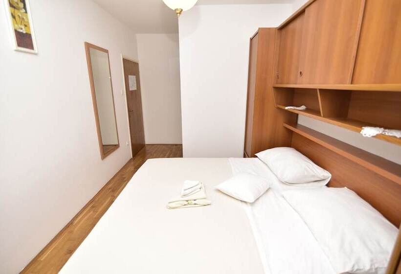 Rooms Tom