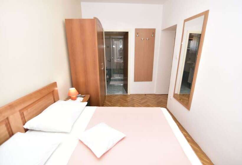 Rooms Tom