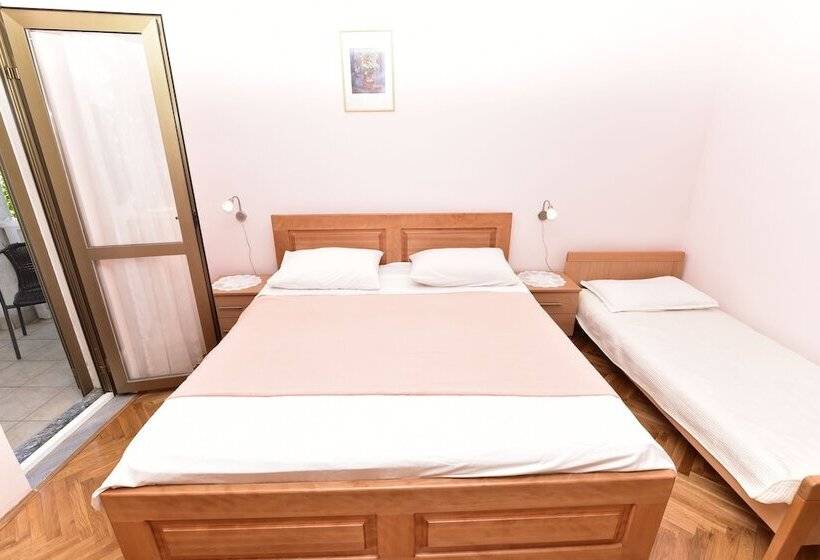 Rooms Tom