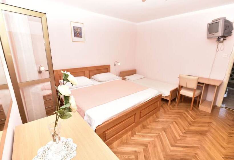 Rooms Tom