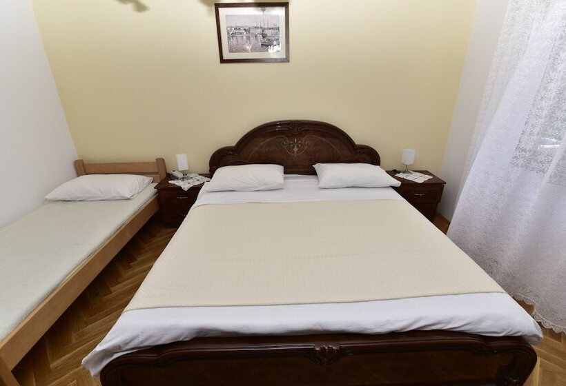 Rooms Tom