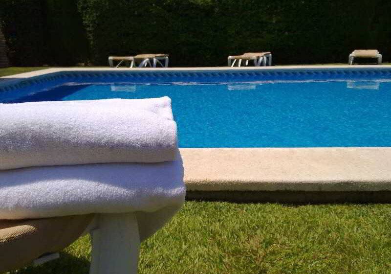 هتل Ad Hoc Parque