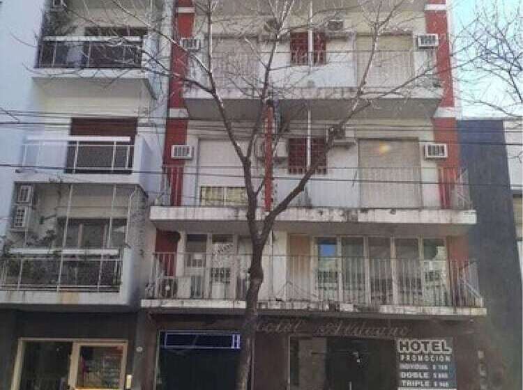 هتل Aldeano