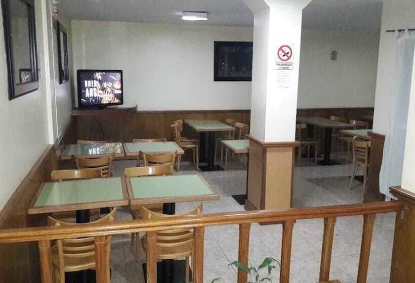 هتل Aldeano