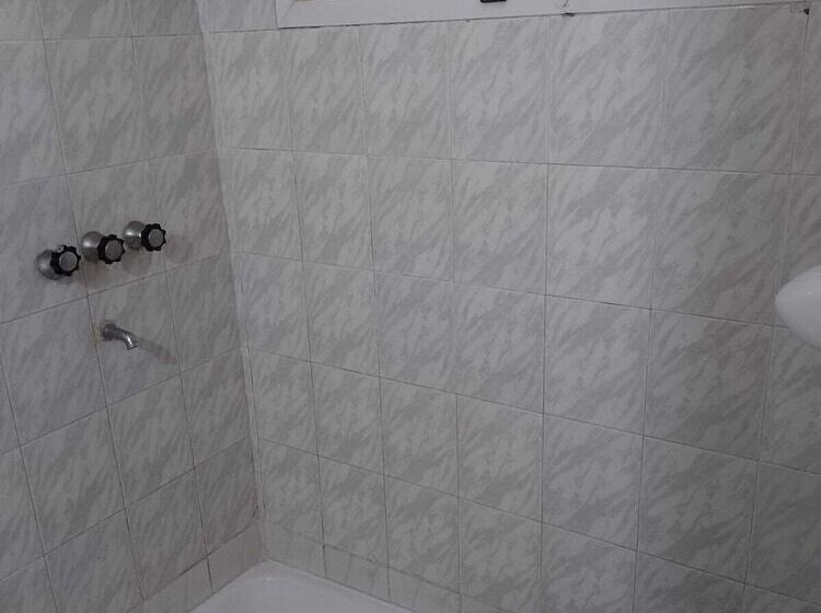 هتل Aldeano