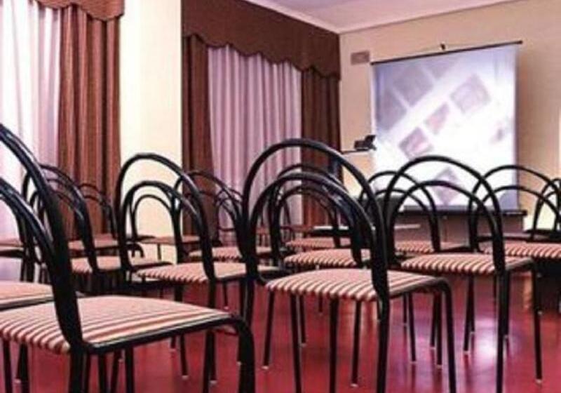 هتل Faranda Express Torrelavega