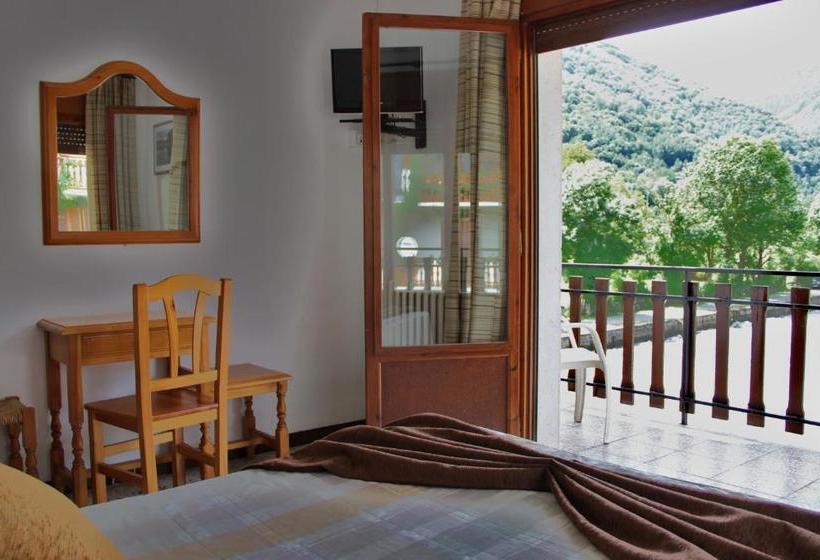 בית מלון כפרי Garona