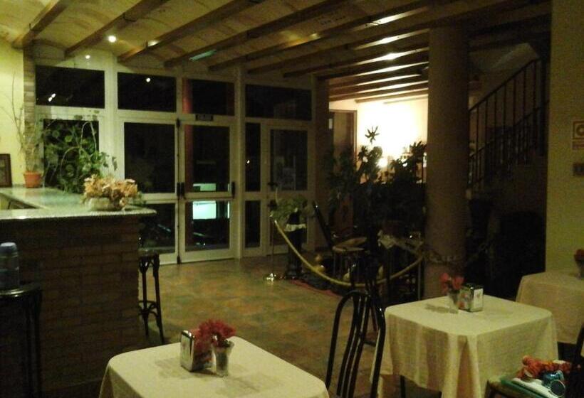 Отель Hostal Piñera