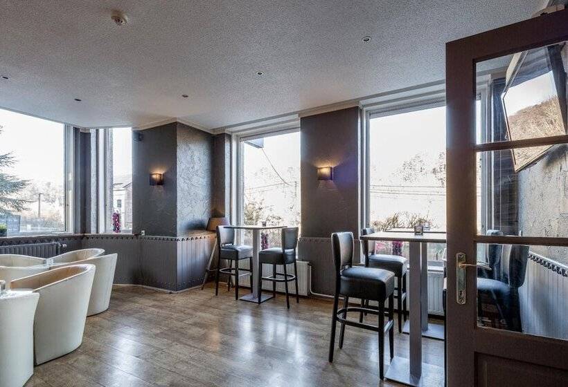 New Hotel De Lives