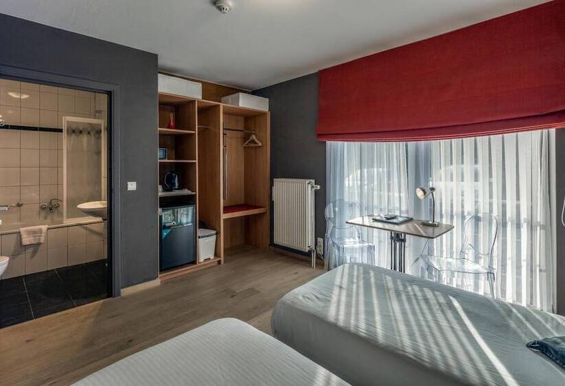 New Hotel De Lives