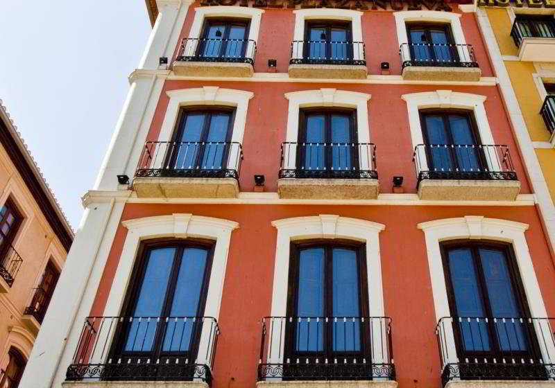 هتل Plaza Nueva