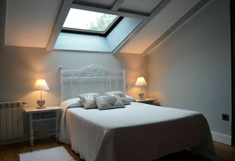فندق Posada Real La Montañesa