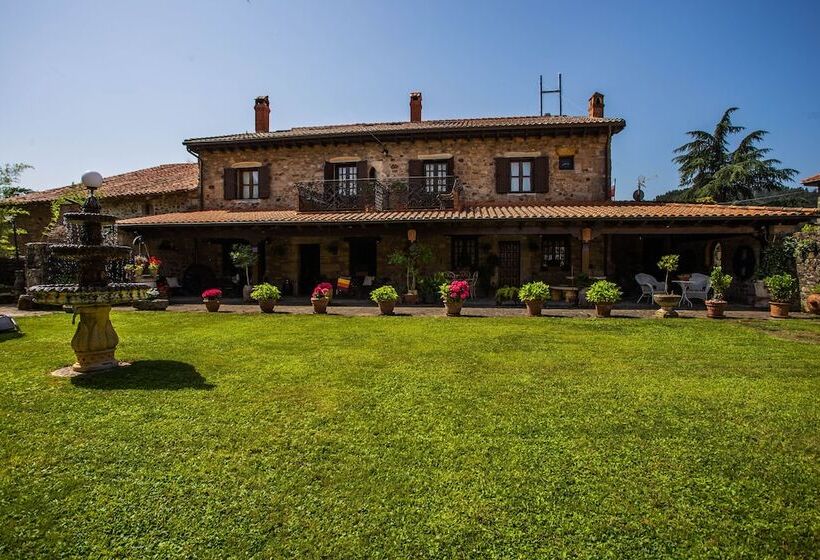 فندق Posada Real La Montañesa