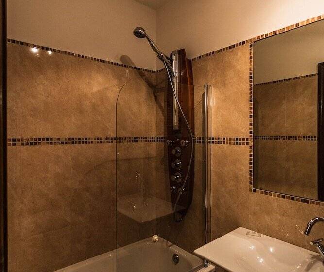 فندق Posada Real La Montañesa