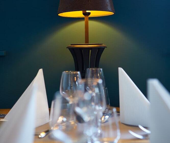 בית מלון כפרי The Originals City, Hôtel La Cour Carrée, Eu