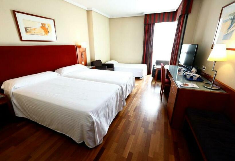 호텔 Travelodge Madrid Coslada Airport