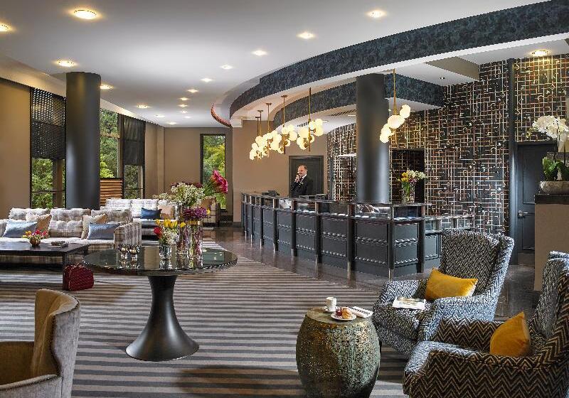호텔 Tullamore Court