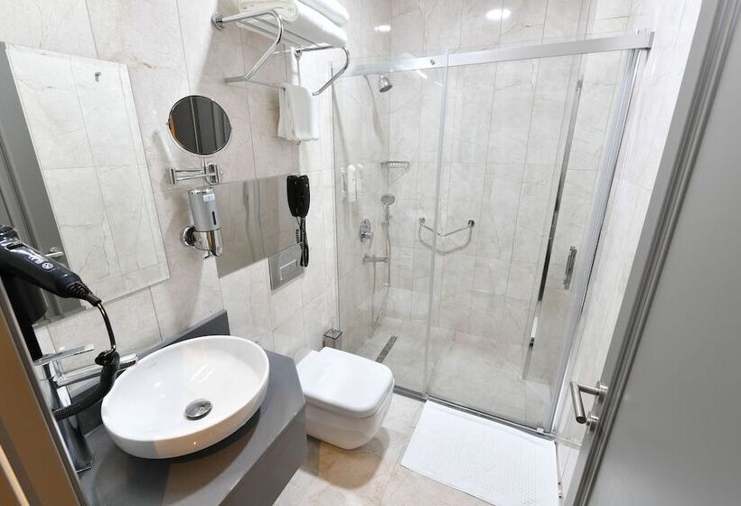هتل D Lux Bouti̇que