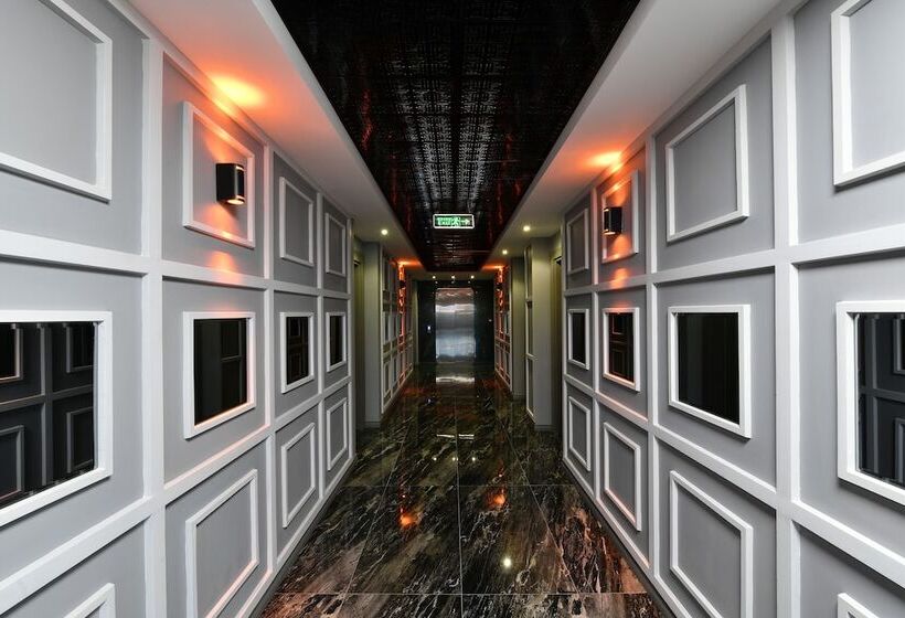 هتل D Lux Bouti̇que