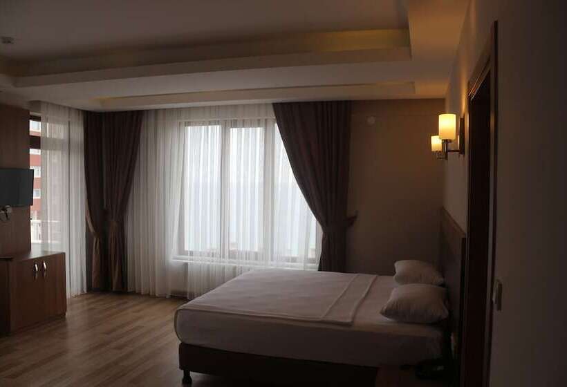 فندق Longoz