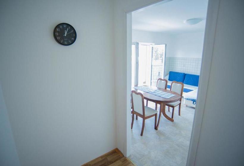 Hostel Larisa