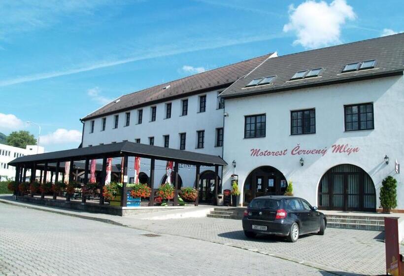 酒店 červený Mlýn