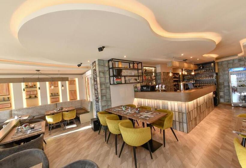 בית מלון כפרי Portré Panzió