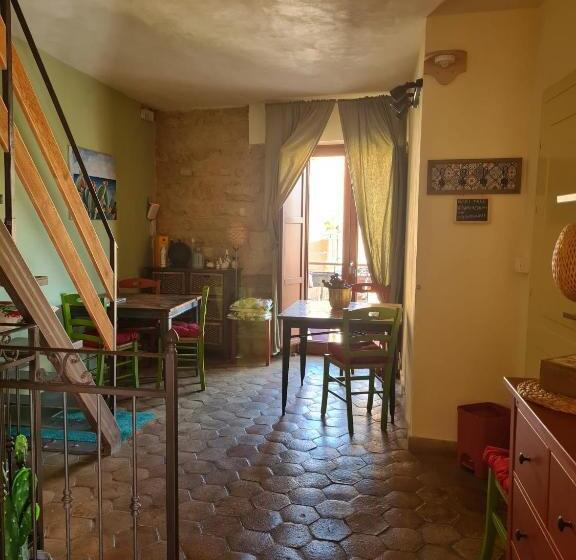 Aljama   Downtown B&b