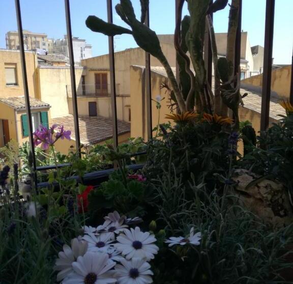 Aljama   Downtown B&b