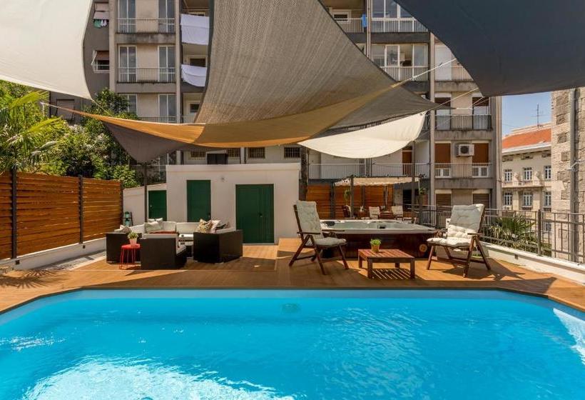 تختخواب و صبحانه Evala Luxury Rooms With Pool And Garden