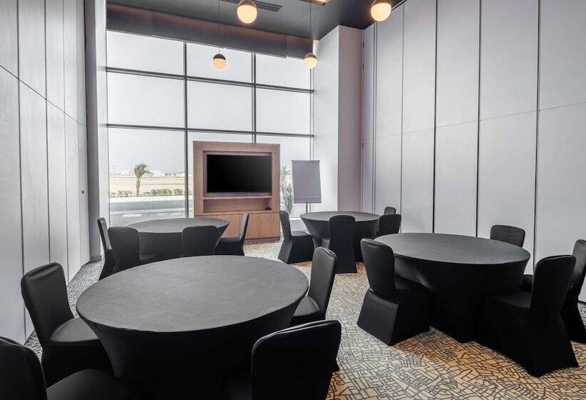 هتل Park Inn By Radisson Jeddah Madinah Road