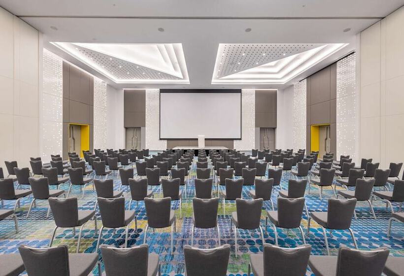 Fotos del hotel Radisson Red Dubai Silicon Oasis:  4