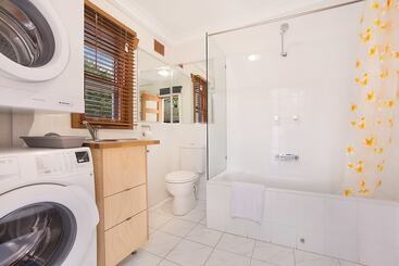 Newcastle Short Stay Apartments   9 Alfred
