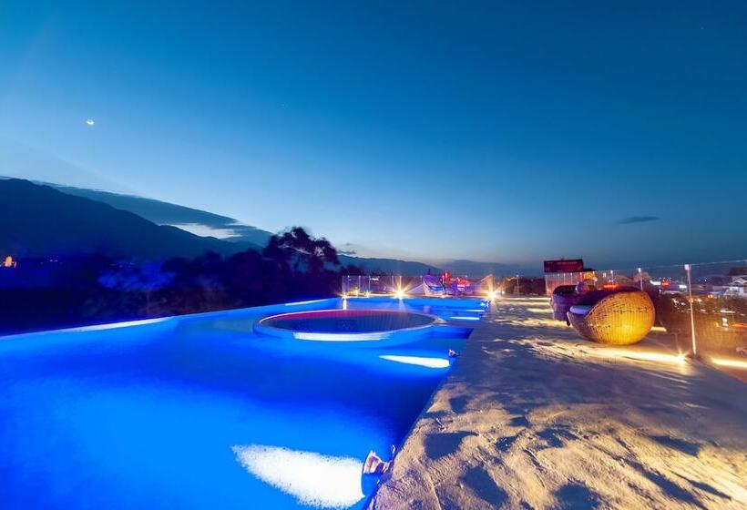 پانسیون Crystal Taro Inn Dali