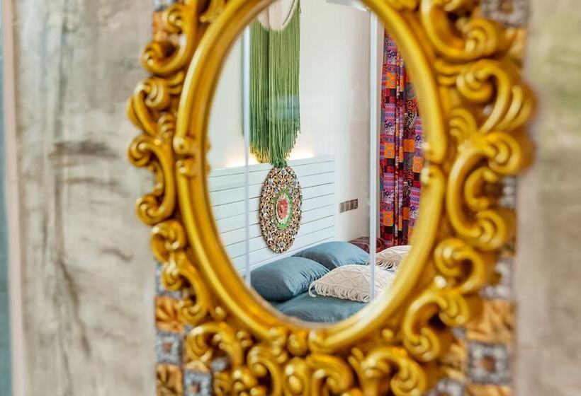 پانسیون Crystal Taro Inn Dali